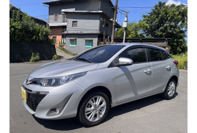 2020年 TOYOTA YARIS 1.5cc 銀色 新車保固內正一手車 里程數極少  第1張相片