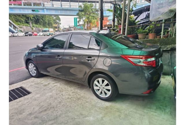 2017年 TOYOTA VIOS 1.5cc 灰色 送一台有前後行車紀錄器的安卓機  第2張相片