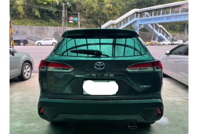 2024 TOYOTA COROLLA CROSS 灰色 油電板 里程僅跑4600公里 一手車  第6張相片