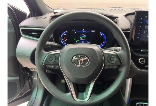 2024 TOYOTA COROLLA CROSS 灰色 油電板 里程僅跑4600公里 一手車  第7張相片