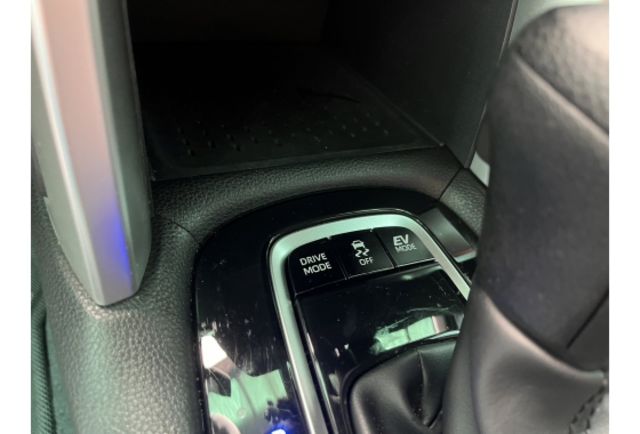 2024 TOYOTA COROLLA CROSS 灰色 油電板 里程僅跑4600公里 一手車  第18張相片