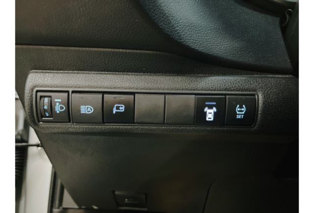 2021年 TOYOTA ALTIS 里程數少神A  第18張相片