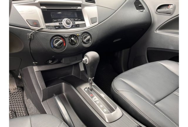 2017年Mitsubishi Zinger 2.4cc 精緻型  第14張相片