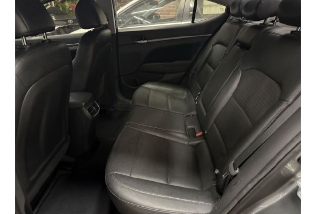 基隆弘揚汽車 在地經營30餘年 品質保證誠信至上 原鈑件 ㄧ手車 里程僅跑7萬9  第14張相片