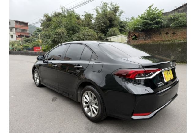 基隆弘揚汽車 在地經營30餘年 品質保證誠信至上 原鈑件 ㄧ手車 里程僅跑2萬8  第3張相片