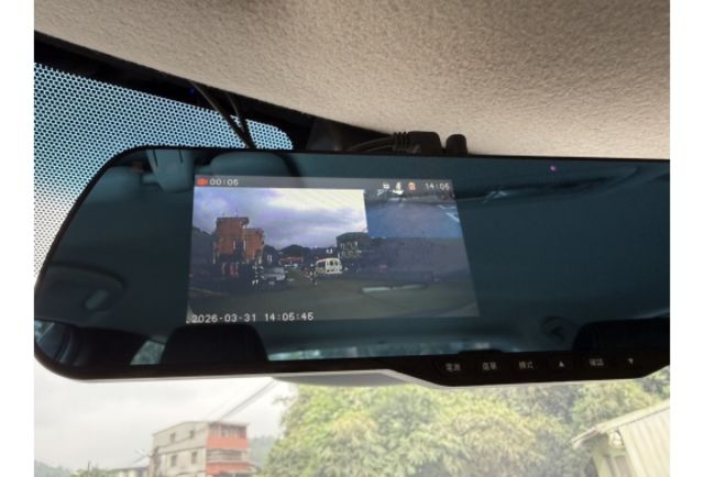 基隆弘揚汽車 在地經營30餘年 品質保證誠信至上 原鈑件 ㄧ手車 里程僅跑2萬8  第15張相片