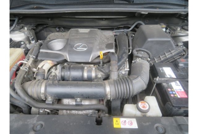 Lexus NX200T  第6張相片