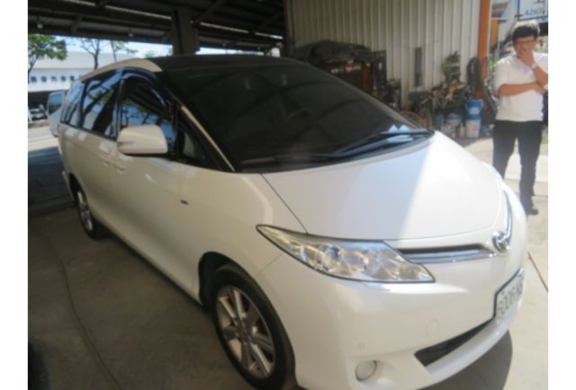 Toyota PREVIA  第2張相片
