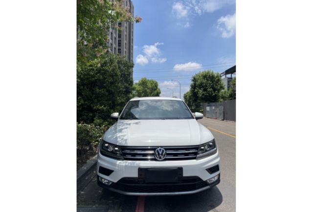 Volkswagen T-ROC 280 TSI  第2張相片