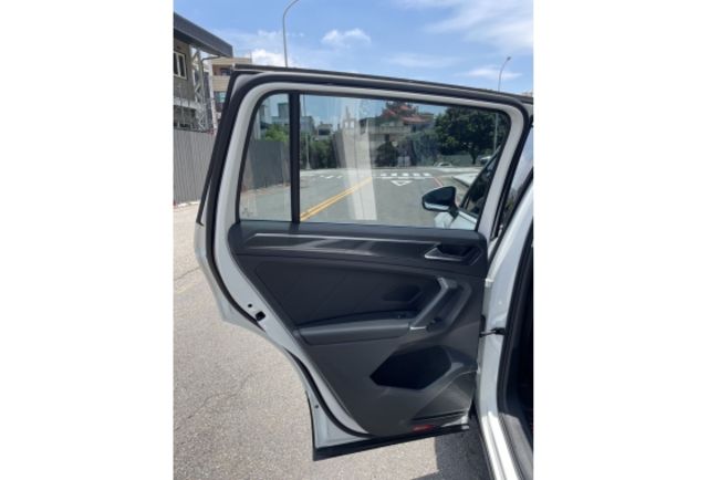 Volkswagen T-ROC 280 TSI  第9張相片