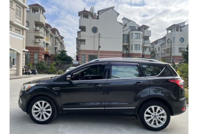 Ford KUGA  第2張相片