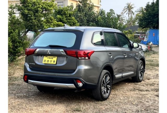Mitsubishi OUTLANDER  第3張相片