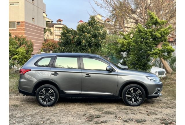 Mitsubishi OUTLANDER  第4張相片