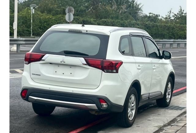 Mitsubishi OUTLANDER  第3張相片