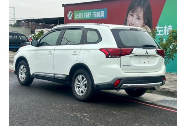 Mitsubishi OUTLANDER  第4張相片