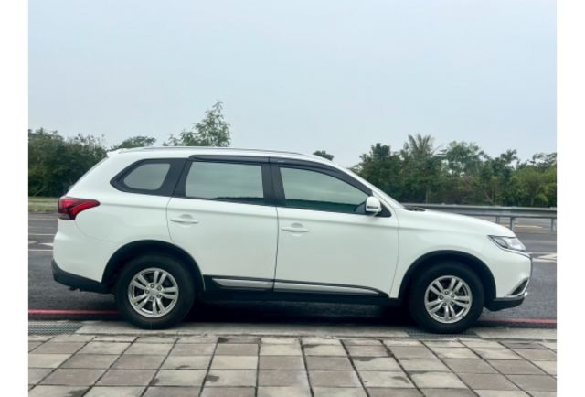 Mitsubishi OUTLANDER  第8張相片