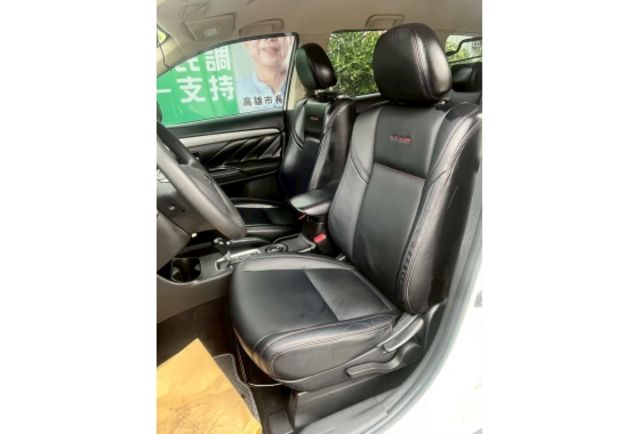 Mitsubishi OUTLANDER  第11張相片