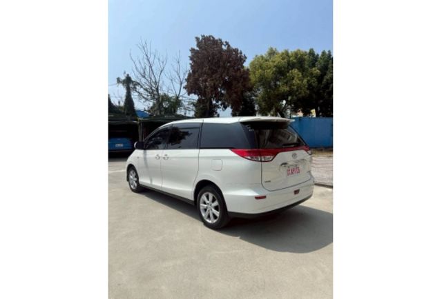 Toyota PREVIA  第2張相片