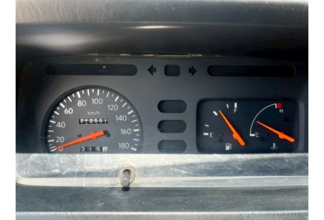 Toyota ZACE  第10張相片