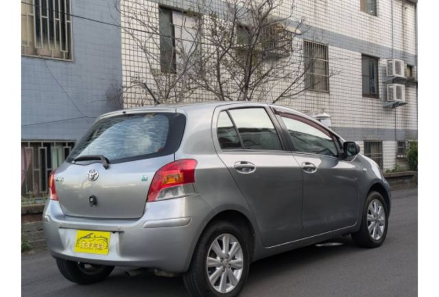2011 yaris G版 原鈑少跑 優質都會代步神車  第4張相片