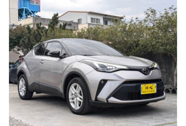 2020 Toyota C-HR 頂級尊絕版(四驅) 一手女用車/原鈑原漆原廠保養  第2張相片