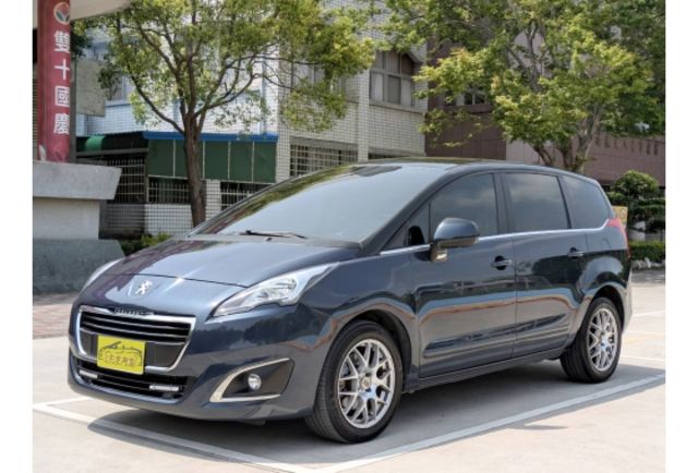 2017 領 Peugeot 5008 1.6 柴油HDi 小改頂級版  第2張相片
