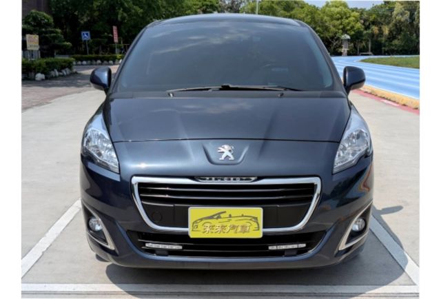 2017 領 Peugeot 5008 1.6 柴油HDi 小改頂級版  第3張相片