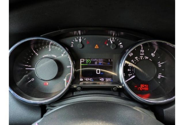 2017 領 Peugeot 5008 1.6 柴油HDi 小改頂級版  第11張相片
