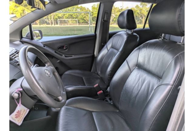 2011 yaris 精裝版 原鈑件 認證車  第5張相片