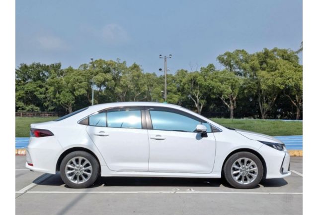 2021 Toyota Corolla Altis 精裝版一手女用車/原廠保養  第11張相片