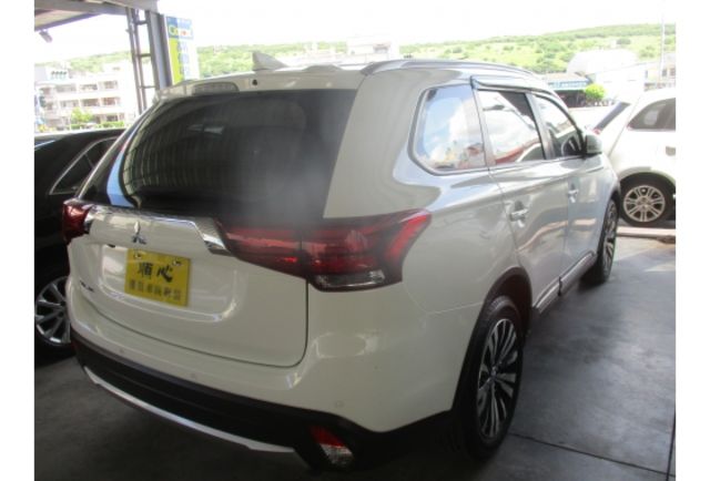 Mitsubishi OUTLANDER  第1張相片