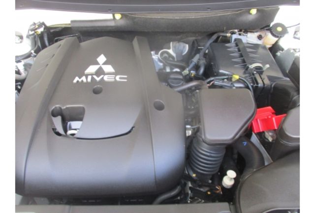 Mitsubishi OUTLANDER  第4張相片