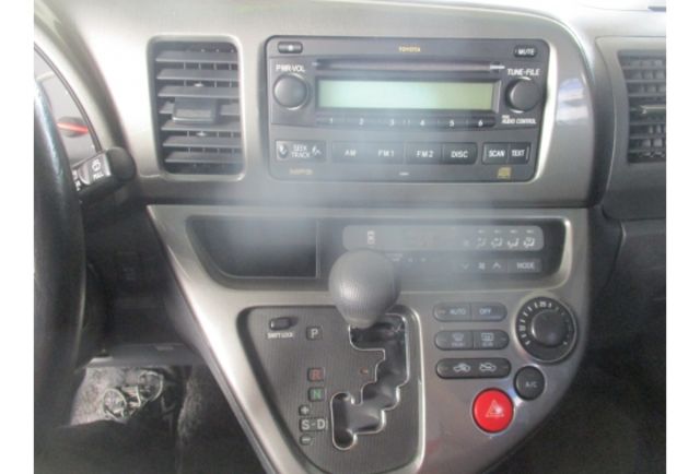 Toyota WISH  第7張相片