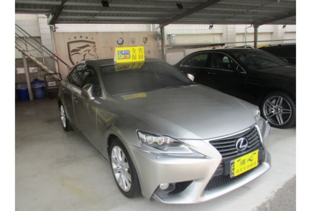 Lexus IS300H  第6張相片