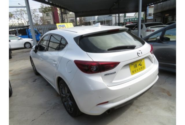 Mazda MAZDA3  第9張相片