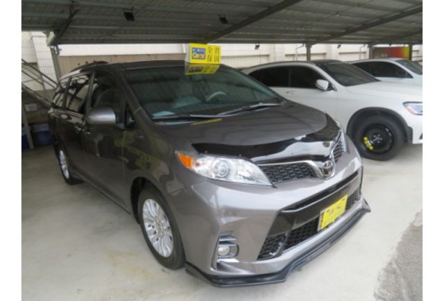 Toyota SIENNA  第3張相片