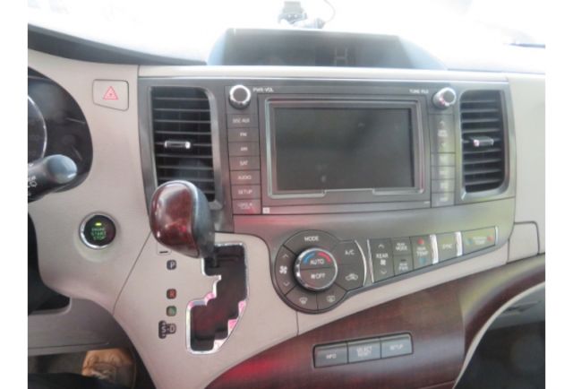 Toyota SIENNA  第5張相片