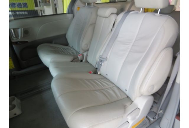Toyota SIENNA  第7張相片