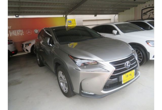 Lexus NX300h  第1張相片