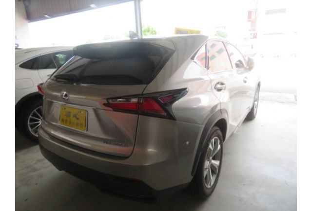 Lexus NX300h  第4張相片