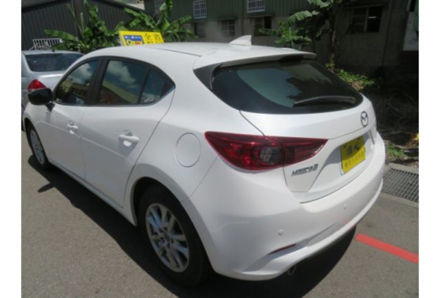 Mazda MAZDA3  第5張相片