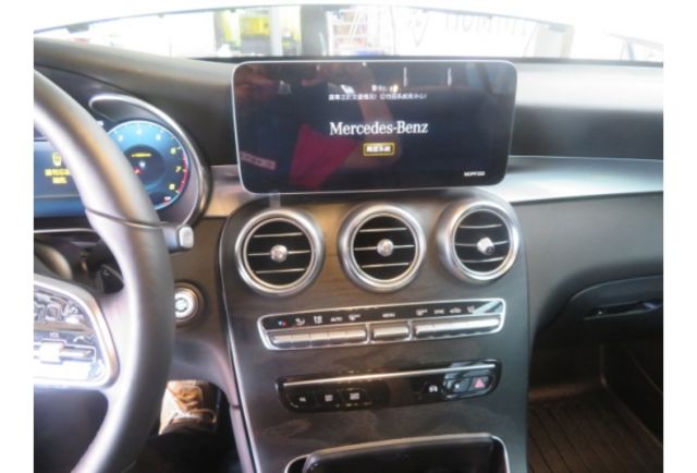Benz GLC 300  第9張相片