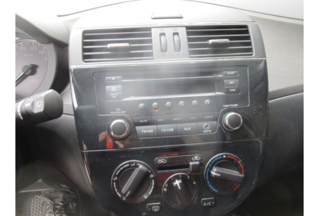 Nissan TIIDA  第9張相片