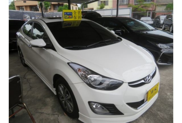 Hyundai ELANTRA  第3張相片