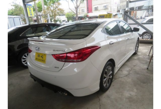 Hyundai ELANTRA  第4張相片