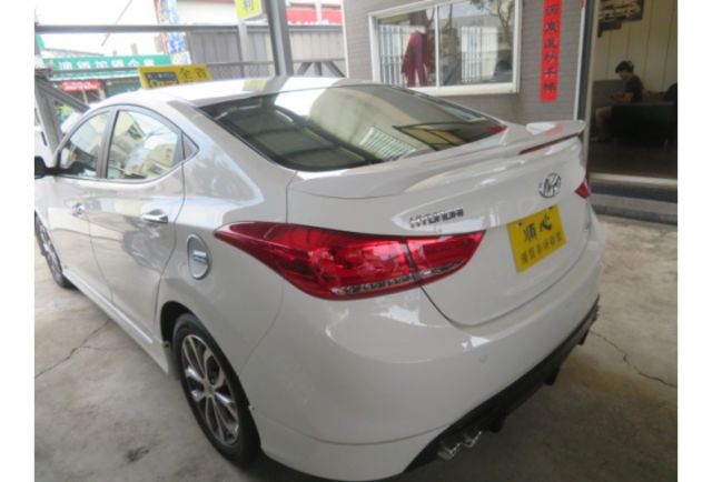 Hyundai ELANTRA  第7張相片