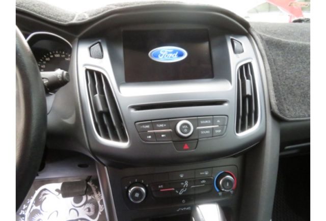 Ford FOCUS  第8張相片