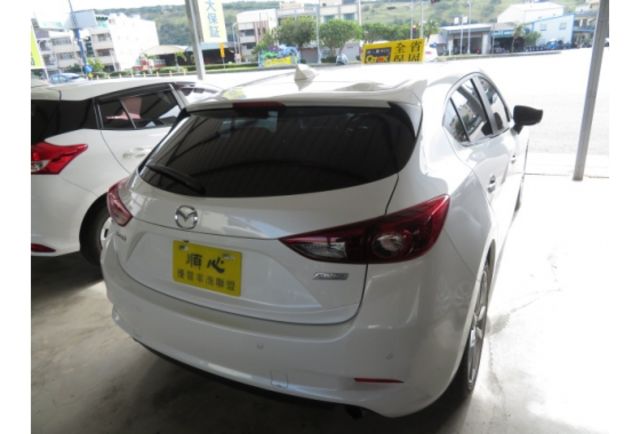 Mazda MAZDA3  第3張相片