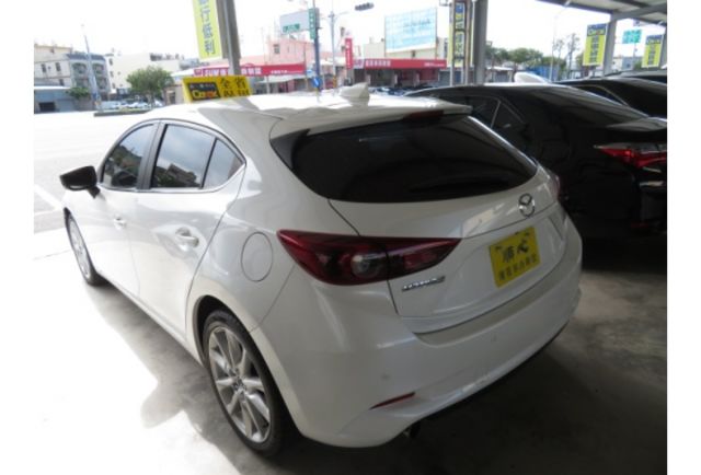 Mazda MAZDA3  第4張相片