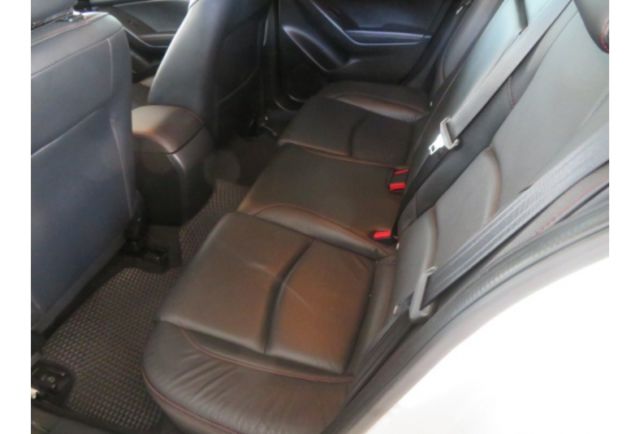 Mazda MAZDA3  第7張相片